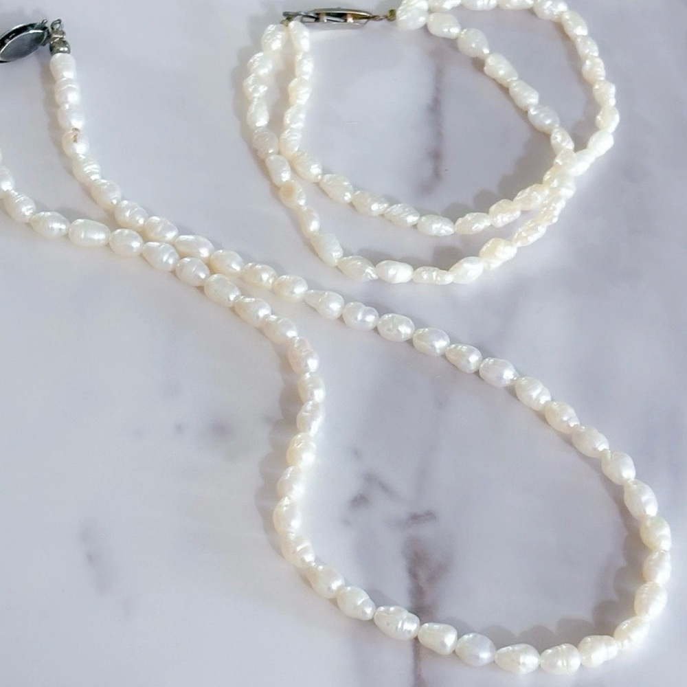 Elegant White Pearl Necklace